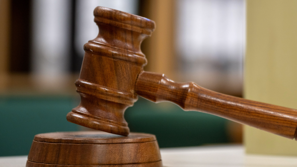 Judge sets bail at $200,000 for sex offender accused of posing as teen at Maple Grove school — WCCO / CBS Minnesota, Orono Schools news