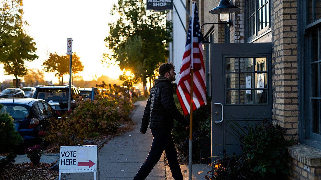 Early in-person voting kicks off in Minnesota: Here's what to know — WCCO / CBS Minnesota, Orono Community news