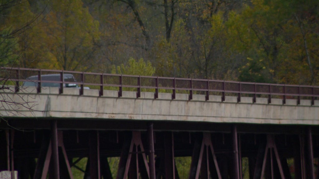Businesses near Osceola brace as Highway 243 bridge set to close — WCCO / CBS Minnesota, Orono Business news