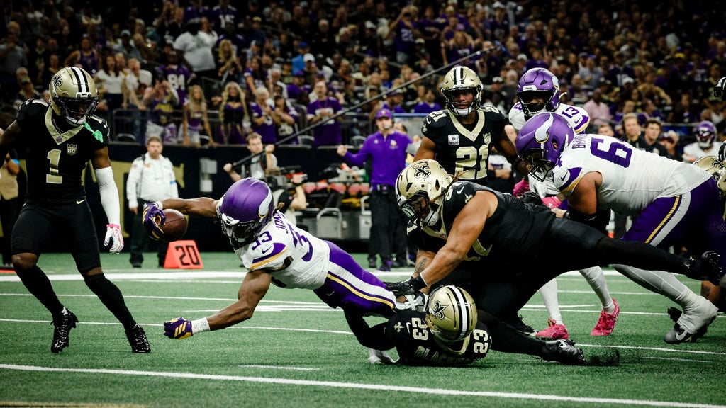 Jefferson, Jones, Murray all produce to help the unbeaten Vikings top Saints 23-13 โ WCCO / CBS Minnesota, Orono Sports news