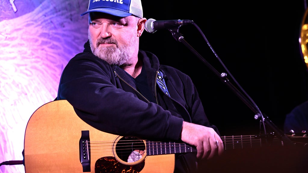 Zac Brown Band founding member raising awareness of ALS with "Hop on a Cure" nonprofit — WCCO / CBS Minnesota, Orono Community news