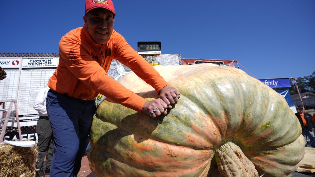 Anoka County pumpkin grower wins California title for 5th time in 7 years — WCCO / CBS Minnesota, Orono Arts news