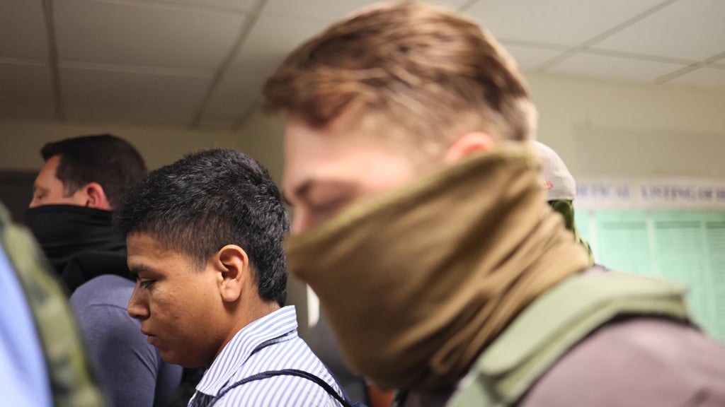 DOJ sues St. Paul and Portland, Oregon, over mask and ID requirements for federal officers — WCCO / CBS Minnesota, Orono Government news