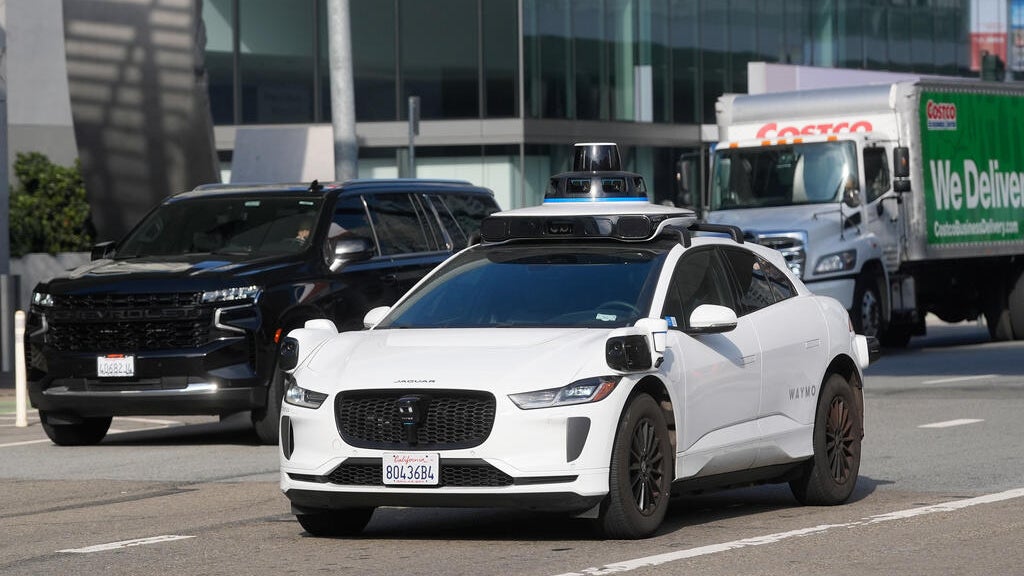 St. Paul City Council approves plan to study impact of robotaxis on workforce, public safety — WCCO / CBS Minnesota, Orono Technology news