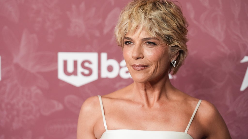Actress Selma Blair arraigned following arrest for incident related to flight from LAX to JFK — WCCO / CBS Minnesota, Orono Health news