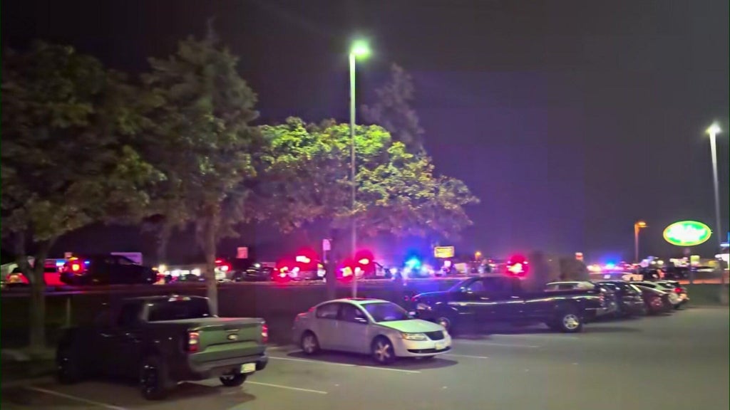 Police respond to Osseo High School after several fights break out at end of football game — WCCO / CBS Minnesota, Orono Schools news