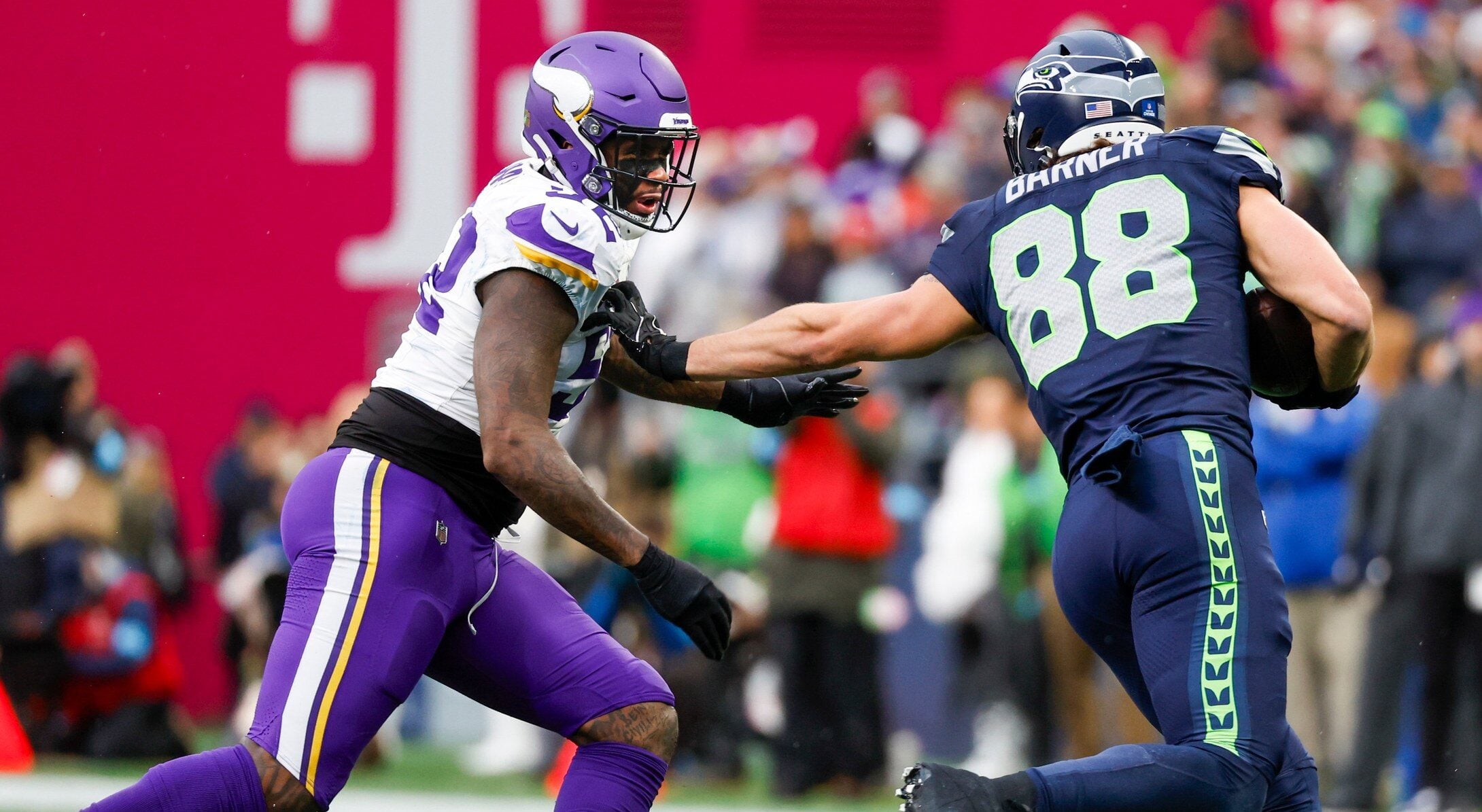 MN Vikings Bring Back Familiar Linebacker (Again) — Minnesota Sports Fan, Orono Arts news